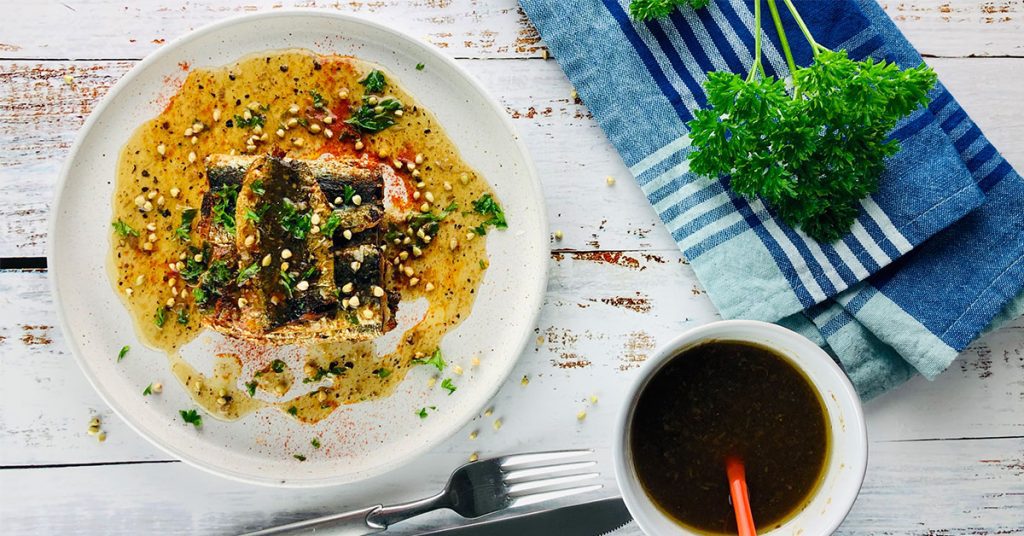 Pan Fried Sardines with Garlic & Black Pepper Sauce Recipe
