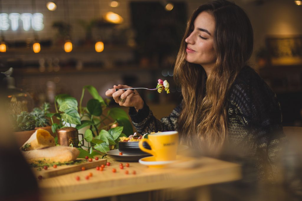 How To Make Smart Choices When Eating Out On The Paleo Diet